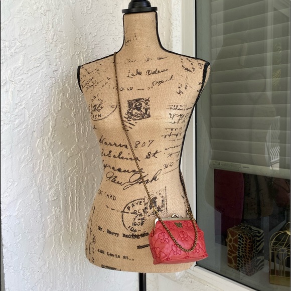 Vintage Anna Sui small bag with detachable cross body chain. - Picture 2 of 6